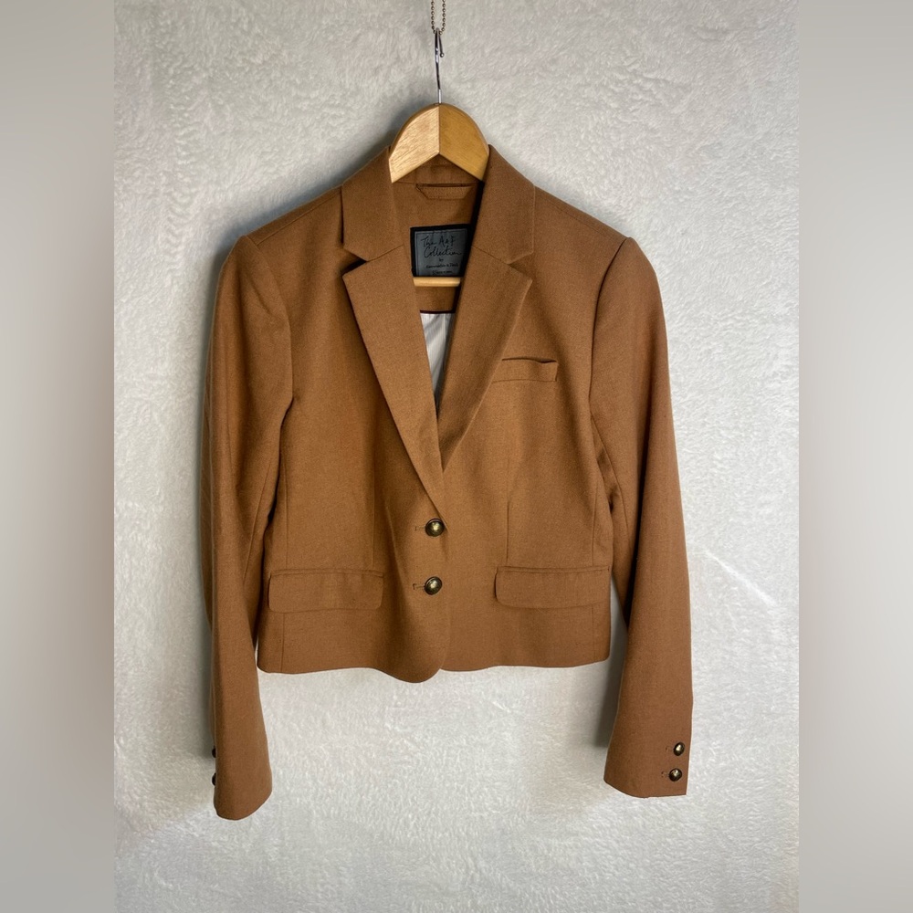 Abercrombie & Fitch Cropped Camel Blazer Jacket